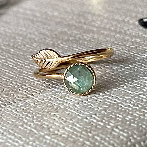 Simple Leaf Green Kyanite Ag925 Gold Plated Ring / Strieborný pozlátený prsteň so zeleným kyanitom