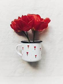 Nádoby - Smaltovaný hrnček Červené tulipány - 16568511_
