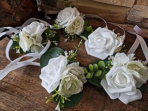 Svadobné pierka - Náramok pre družičky biela ruža a eukalyptus - 16568231_