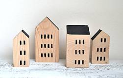 Dekorácie - Malé drevené domčeky -sada 4 kusy - 16569578_