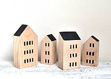 Dekorácie - Malé drevené domčeky -sada 4 kusy - 16569605_