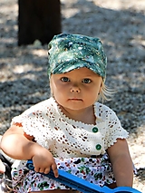 Detské čiapky - Letný detský šilt na zelenej lúke - prémiová bavlna - 16572895_