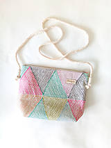Kabelky - Textilná MIDI kabelka, pastelové trojuholníky - 16571204_