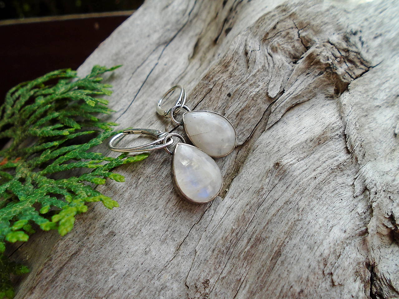 Strieborné náušnice Ag925 Mesačný kameň