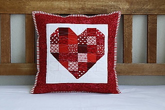 Úžitkový textil - Vankúš červené srdce - 16571544_