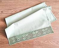 Úžitkový textil - Mentolová utierka s háčkovanou krajkou "Ďatelinka" - 16570998_
