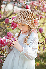 Detské čiapky - Detský slamený klobúk s mašlou z mušelínu - 16573668_