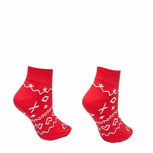Ponožky CrazyStep Čičmany krátke červené