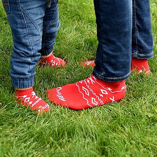 Ponožky CrazyStep Čičmany krátke červené