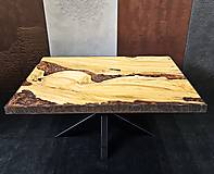 Nábytok - Hnedý konferenčný stolík z olivového dreva - 16576643_