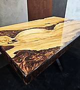 Nábytok - Hnedý konferenčný stolík z olivového dreva - 16576646_