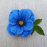 Brošne - ...plstená brošňa  - modrý kvet... - 16577963_