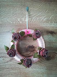 Dekorácie - Ružový venček s ružami - 16581446_