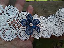 Spodná bielizeň - svadobný podväzok Ivory  - tmavo modré čipkové kvety 9 - 16583107_