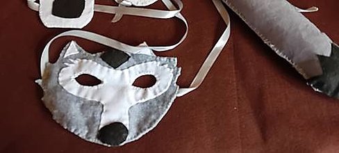 Detské doplnky - Karnevalová maska z filcu (Vlk s chvostom a labkami) - 16582988_