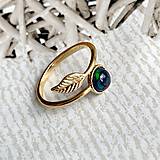 Prstene - Simple Leaf Black Opal Ag925 Gold Plated Ring / Strieborný pozlátený prsteň s čiernym opálom E036 - 16585308_