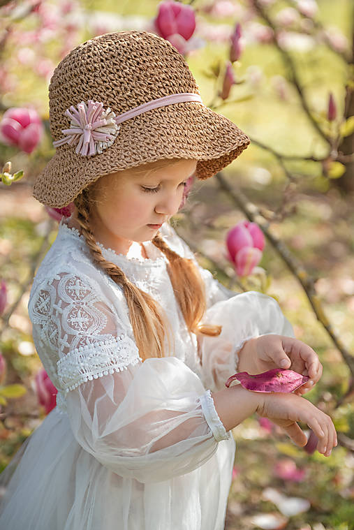 Detský slamený klobúk s kvetom hnedý