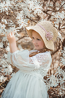 Detské čiapky - Detský slamený klobúk s kvetom bledý - 16584627_
