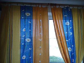 Úžitkový textil - Darček ku dňu matiek - záves na mieru dvojitý žlto - modrý s margarétkami - 16584794_