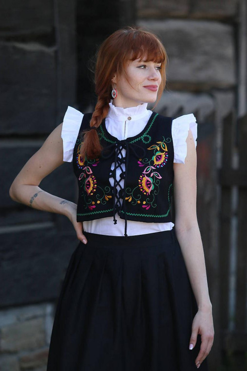 Vesty - Folklórny vyšívaný lajblik Zuza - 16586432_