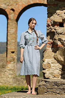 Šaty - Vyšívané bavlnené dámske midi šaty - 16588034_