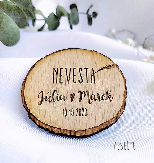 Darčeky pre svadobčanov - Svadobná magnetka-menovka . drevený pník - 16589799_