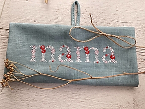 Úžitkový textil - Deň matiek - Ľanové utierky pre ,,mamičku" SKLADOM !!! (tm. mäta/ bielo-rúžovo-červená výšivka 64 x 46 cm) - 16589612_