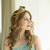 Ozdoby do vlasov - Zlatý svadobný fascinátor na dvojitej pohodlnej čelenke - 16593876_