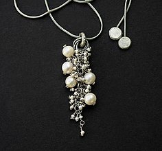 Náhrdelníky - Strapcový perličkový náhrdelník - 16598598_