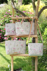 Kabelky - Ručne maľovaná dámska crossbody kabelka "Rose garden" - 16599682_
