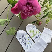Ponožky, pančuchy, obuv - Maľované ponožky na povzbudenie k svätosti (biele) - 16600324_
