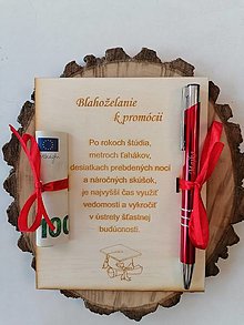Papiernictvo - Drevena pohľadnica k promócií s gravírovanym perom typ 1 - 16598996_