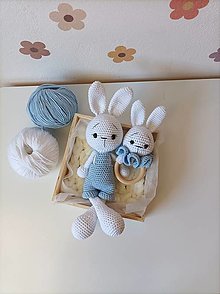 Hračky - Háčkovaný zajko a a hrkálka  (Modrá) - 16601189_