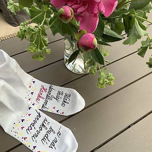 Maľované ponožky pre pani učiteľku ako poďakovanie od predškolákov (1 s menom)