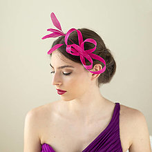Ozdoby do vlasov - Pierkový fascinátor v žiarivej ružovej farbe - 16606148_