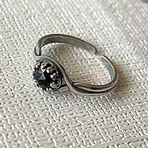 ZĽAVA 10% Spinel Antique Silver Ring  / Vintage prsteň so spinelom E033
