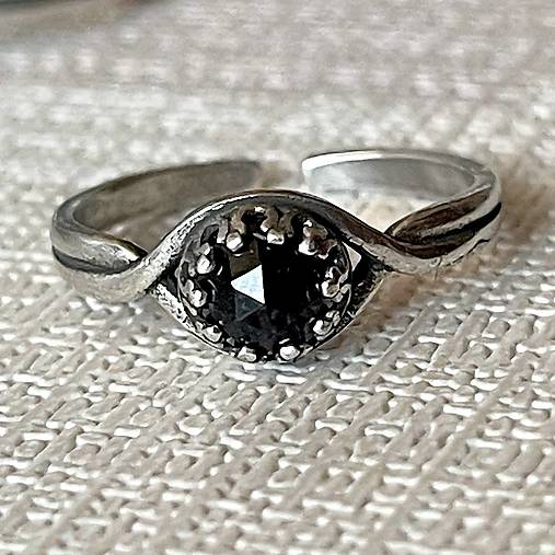 ZĽAVA 10% Spinel Antique Silver Ring  / Vintage prsteň so spinelom E033