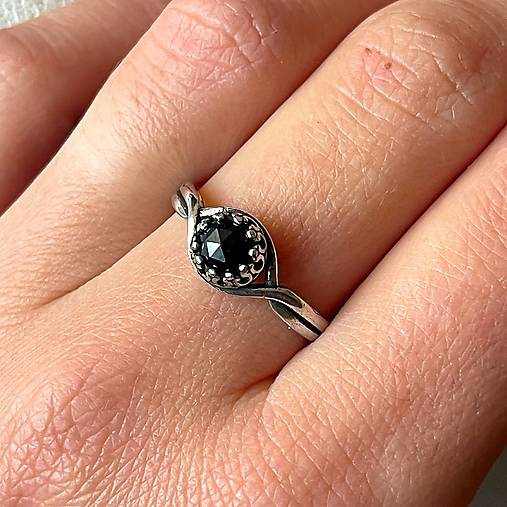 ZĽAVA 10% Spinel Antique Silver Ring  / Vintage prsteň so spinelom E033