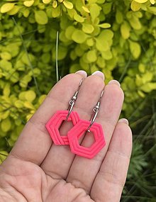 Náušnice - *Neon pink strip hexagons* - 16607580_
