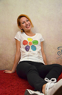 Topy, tričká, tielka - Kvetinká veselá - maľované dámske tričko (M) (M - Biela) - 16608126_