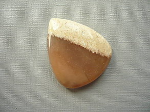 Minerály - Kabošon - karamelový opál 28 mm, č.15f - 16609457_