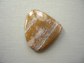 Minerály - Kabošon - karamelový opál 28 mm, č.17f - 16609464_