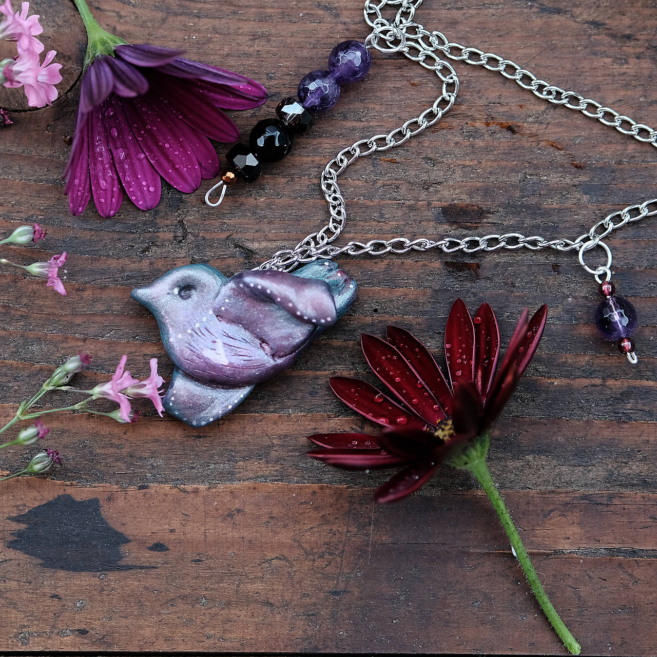 Jarný/ náhrdelník s vtáčkom