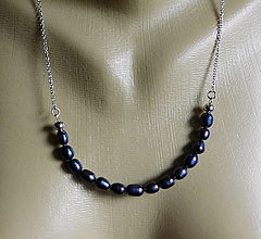 Náhrdelníky - Náhrdelník -krásné tmavé říční perly,nerez - 16613060_
