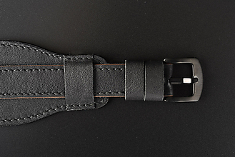 Náramky - Prevliekací kožený remienok na hodinky 18 mm, One Piece s podložkou/čierny/čierna pracka/čierne prešitie - 16611555_