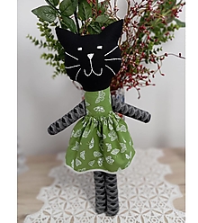 Hračky - Látková Bábika, Mačka, Líška, Ovečka ..... (Čierna mačka v zelených šatách) - 16615634_
