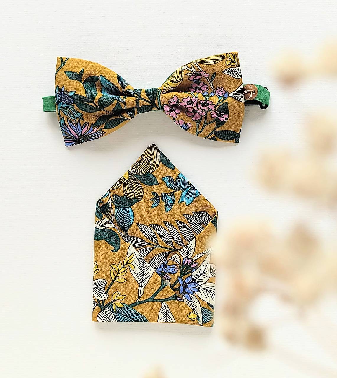 Motýlik zeleno-žltý kvetinkový