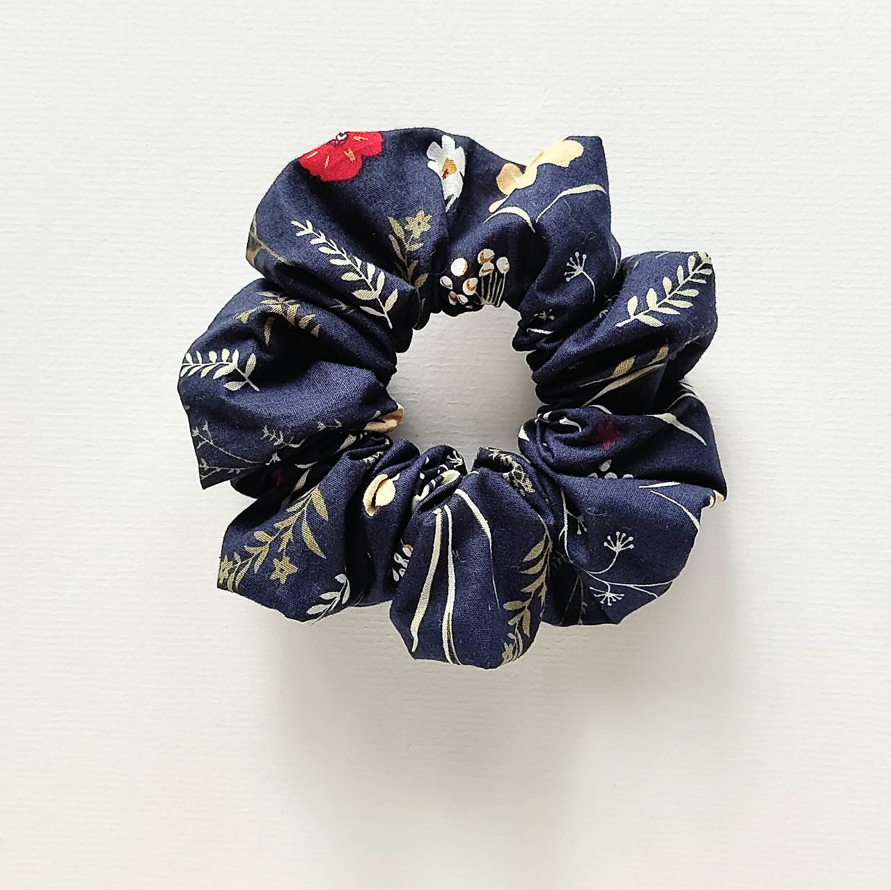 Scrunchie obyčajná (Tmavomodrá)
