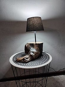 Svietidlá - Stolová lampa drevená - 16616591_