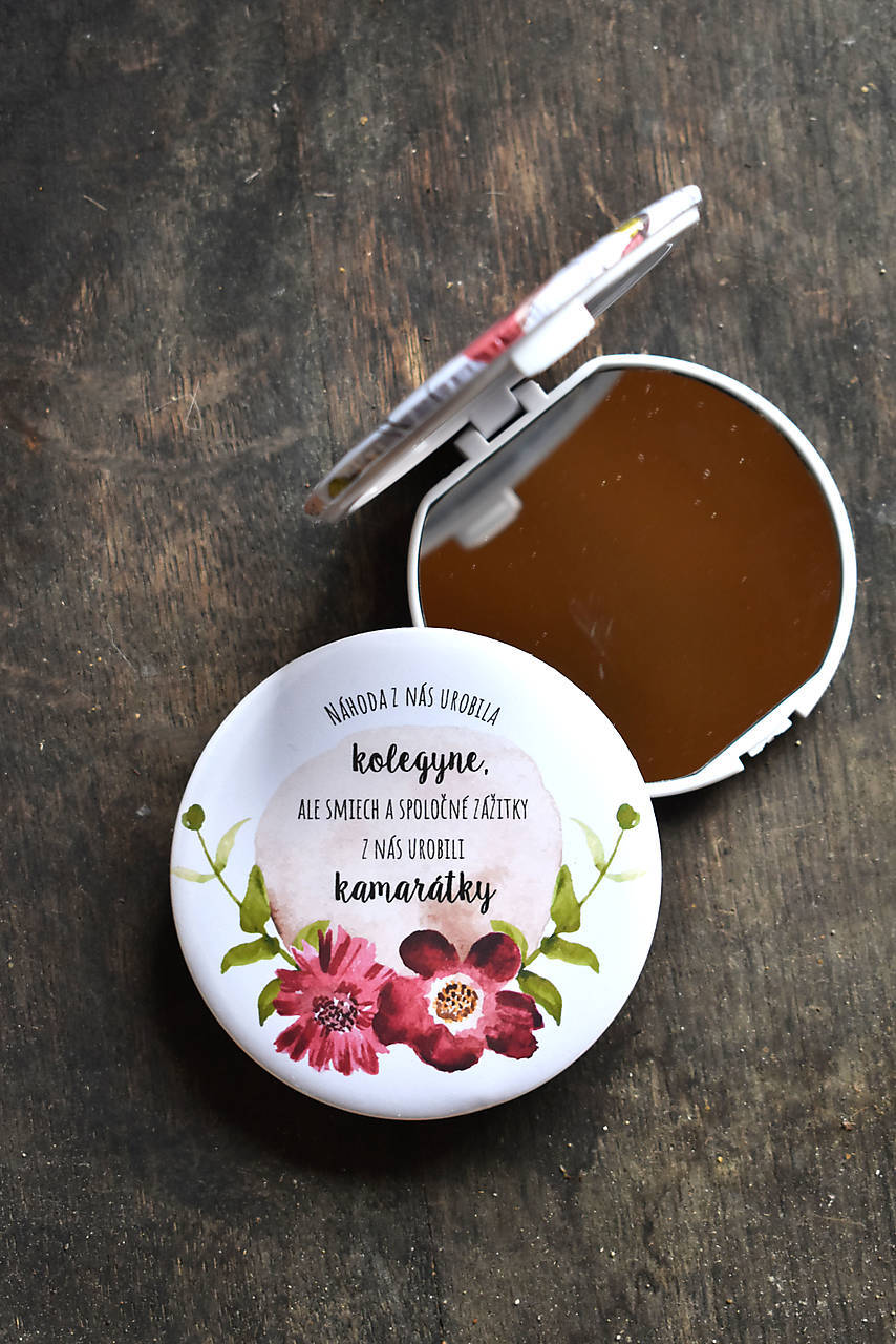 Zrkadielko pre kolegyňu (Náhoda z nás urobila kolegyne)